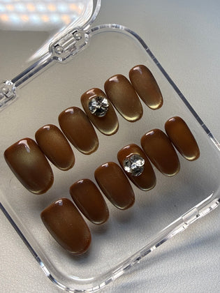 Nudesh-Gold cat eye